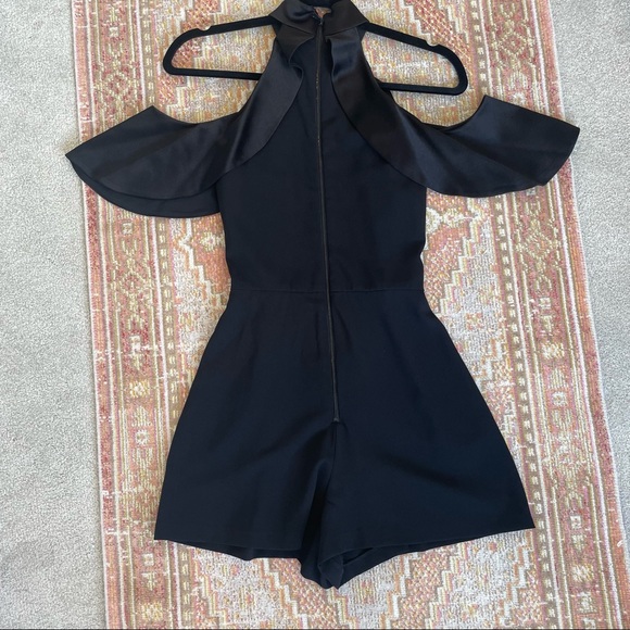 Alice + Olivia Roseline Cold Shoulder Black Romper. Size 2 - Picture 8 of 15